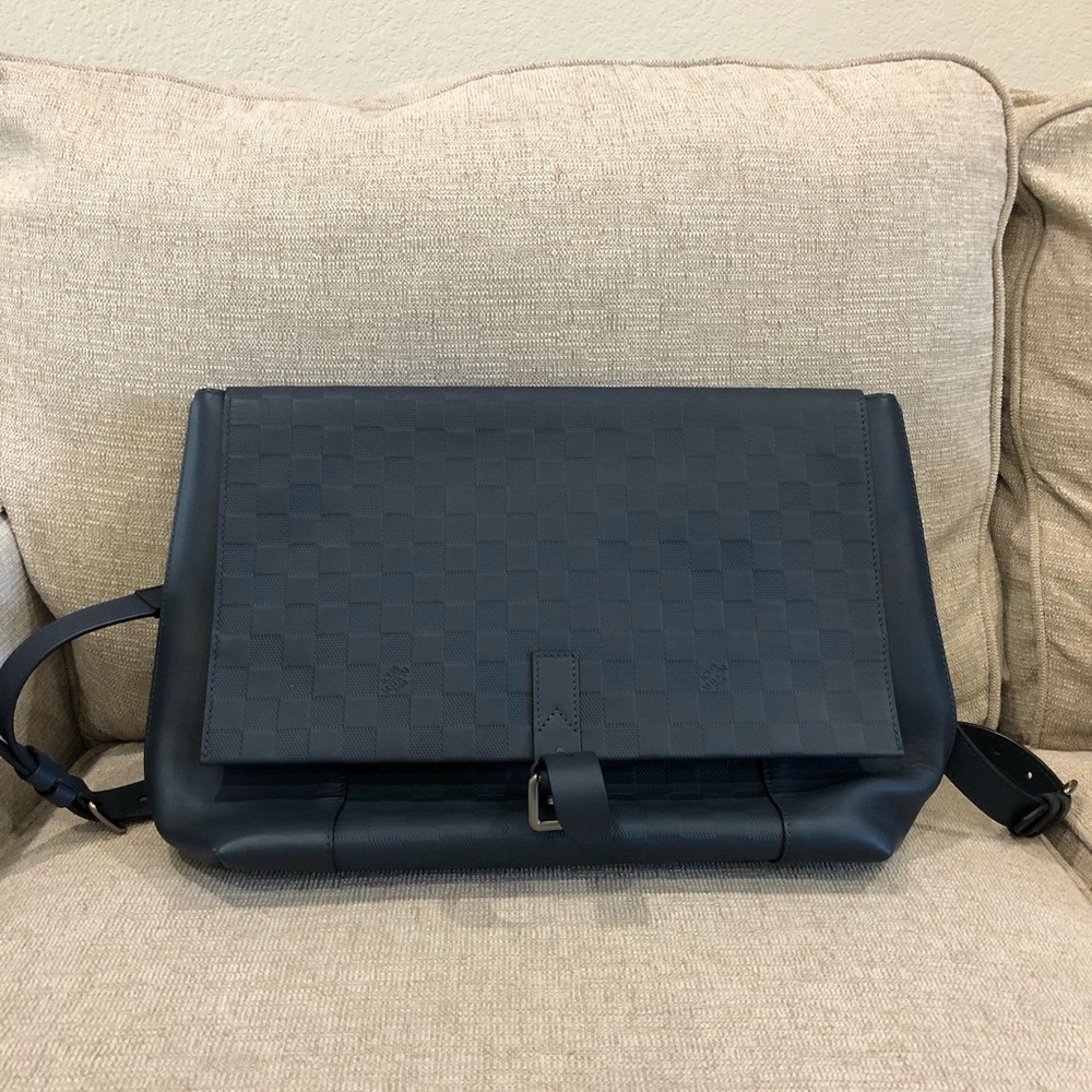 Louis Vuitton LOFT D. INFI COMOS